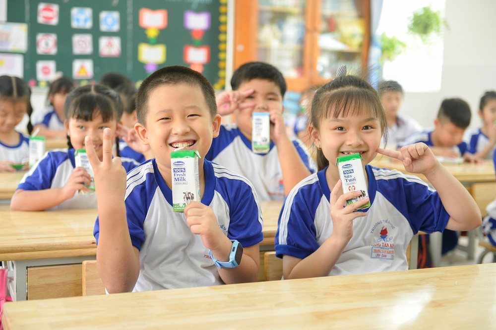 Những giờ uống sữa “vui khỏe, an toàn” của các em học sinh tại TP.HCM
