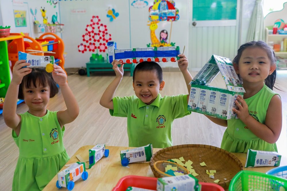 Những giờ uống sữa “vui khỏe, an toàn” của các em học sinh tại TP.HCM