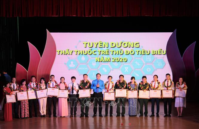 Vinh danh các thầy thuốc trẻ Thủ đô tiêu biểu