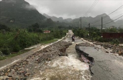 thoi tiet ngay 137 trung bo nang nong gay gat tren 39 do vung nui bac bo mua dong