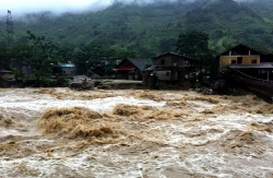 mua lon nhieu noi bac bo de phong lu quet sat lo dat