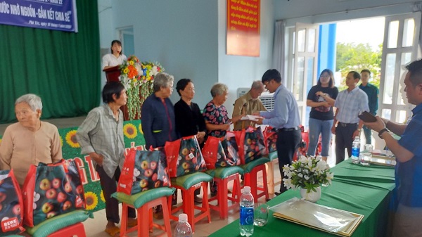 “Uống nước nhớ nguồn-Gắn kết chia sẻ”