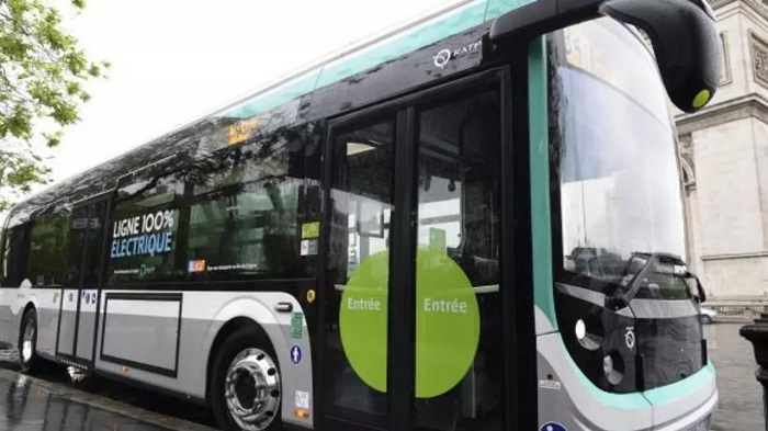 Pháp: Miễn phí giao thông công cộng và khẩu trang cho học sinh