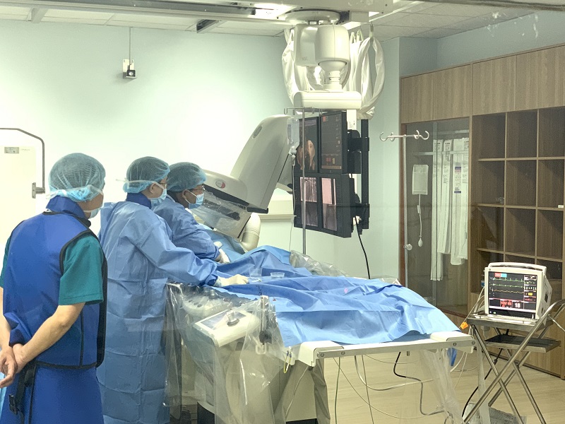 Bệnh viện Quân y 87: Cứu sống bệnh nhân giãn động mạch phế quản bằng phương pháp can thiệp mạch