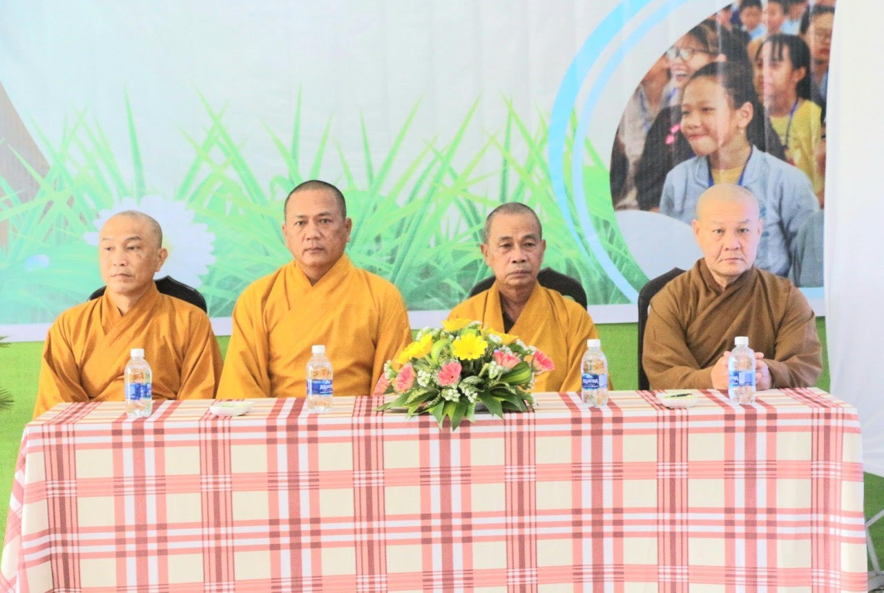 Trà Vinh: Thanh thiếu niên học đạo đức từ chùa trong những ngày hè