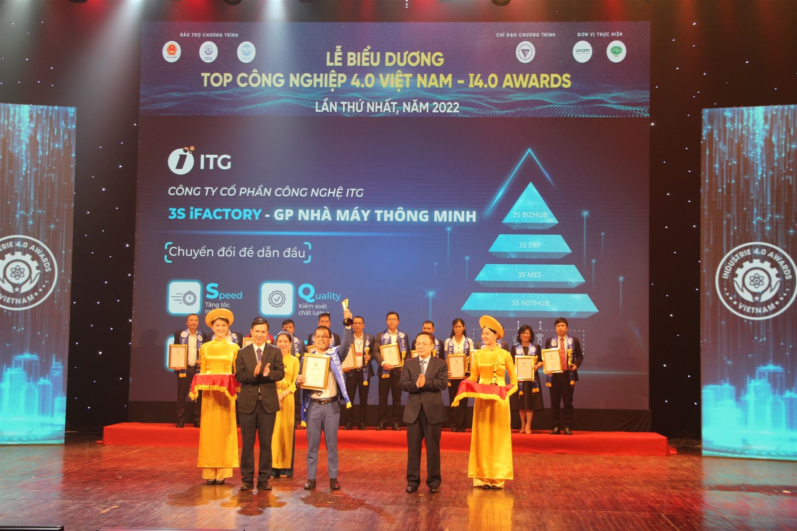6 địa phương và 35 doanh nghiệp được vinh danh tại “TOP Công nghiệp 4.0 Việt Nam”