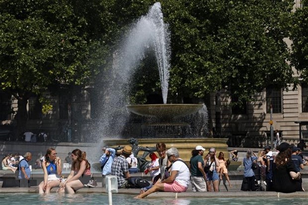 Châu Âu đứng trước tuần nắng nóng khắc nghiệt như đổ lửa