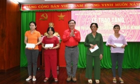 dang uy khoi cac co quan trung uong ho tro soc trang 15 can nha tinh nghia tang gia dinh chinh sach