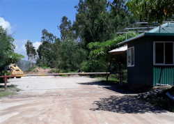 thanh hoa ngang nhien lap barie chan duong thu phi vao bai bien