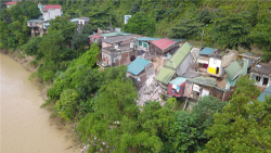 hoa binh di doi dan khan cap vi tinh trang sat lo