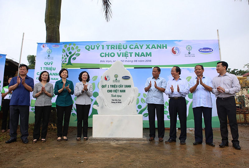Vinamilk trồng 100.000 cây xanh tại khu di tích lịch sử quốc gia Bắc Kạn