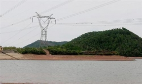 ha tinh hai chi em di lam dong ve bi duoi nuoc thuong tam