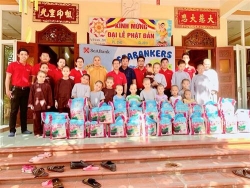 seabankers mang nu cuoi den voi tre em kho khan benh nhi