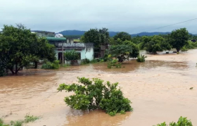 dak nong nhieu nha cua hoa mau bi ngap lut do mua lon
