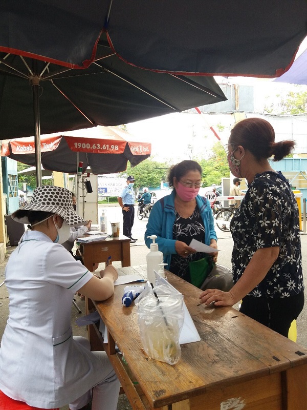 TP.HCM: Tái xử phạt người “ra đường không mang khẩu trang”