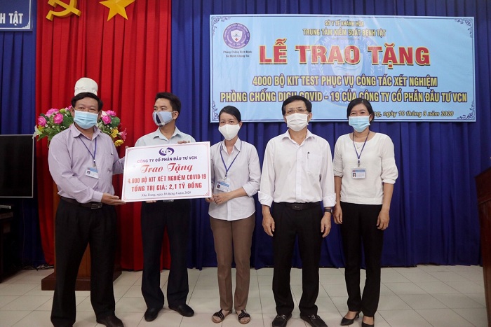 Kh&aacute;nh H&ograve;a: C&aacute;c doanh nghiệp tặng 4.800 bộ kit test phục vụ x&eacute;t nghiệm SARS-CoV-2