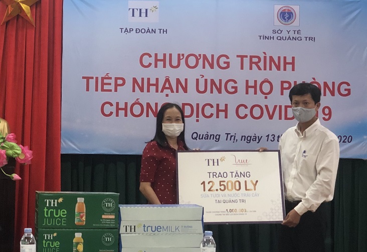 Ấm lòng những món quà động viên kịp thời đến với vùng dịch COVID - 19 miền Trung