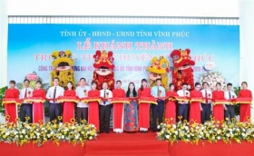 khanh thanh truong thpt chuyen vinh phuc