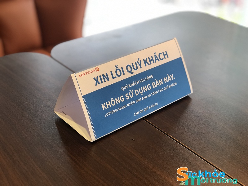 Hà Nội ngày đầu giãn cách hàng quán