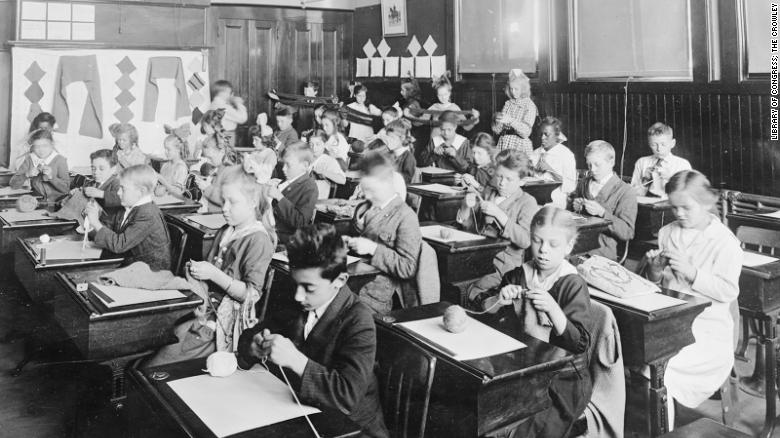 Trẻ em đến trường ra sao trong đại dịch cúm cách đây hơn 100 năm?