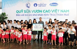 de moi tre em duoc uong sua moi ngay va hanh trinh xuyen mua dich cua quy sua vuon cao