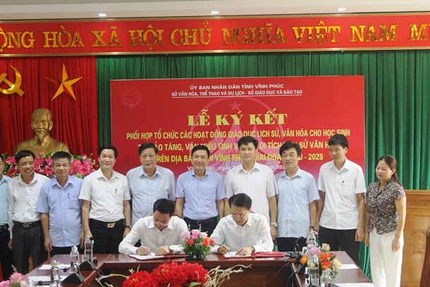 Vĩnh Ph&uacute;c: Gi&aacute;o dục truyền thống cho thế hệ trẻ th&ocirc;ng qua di t&iacute;ch lịch sử, văn h&oacute;a