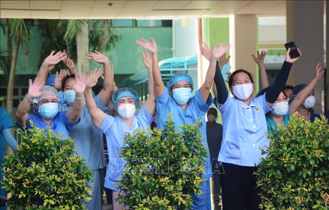 Bệnh viện Đà Nẵng mở cửa trở lại sau 30 ngày bị phong tỏa