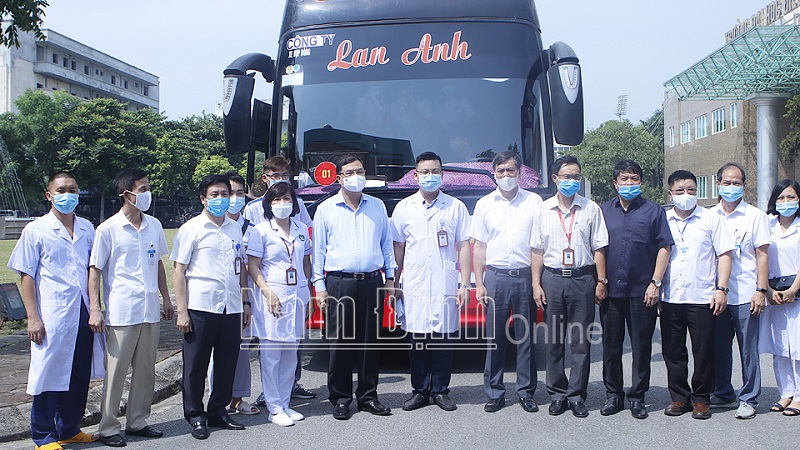 235 cán bộ, giảng viên, sinh viên Trường Đại học Điều dưỡng Nam Định lên đường vào Đồng Nai tham gia phòng chống dịch Covid-19