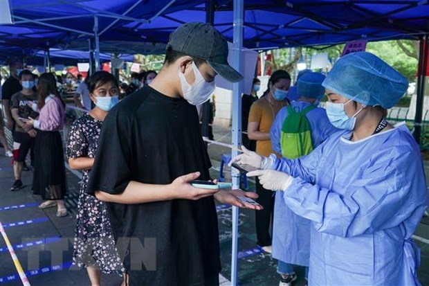 Hơn 150 địa phương Trung Quốc báo động nguy cơ COVID-19