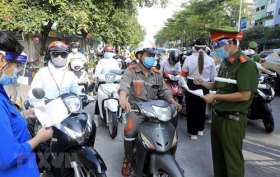 nguoi dan tren dia ban ha noi chi can giay di duong va cccd cmtnd ho chieu khi luu thong qua chot kiem soat