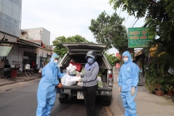 vinh phuc nghia tinh va nhung se chia thom thao voi ba con xa que gap nan giua tam dich