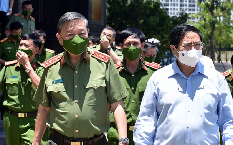 Lực lượng CAND giữ vững trận địa tuyến đầu, vừa phòng chống dịch bệnh, vừa đấu tranh phòng chống tội phạm