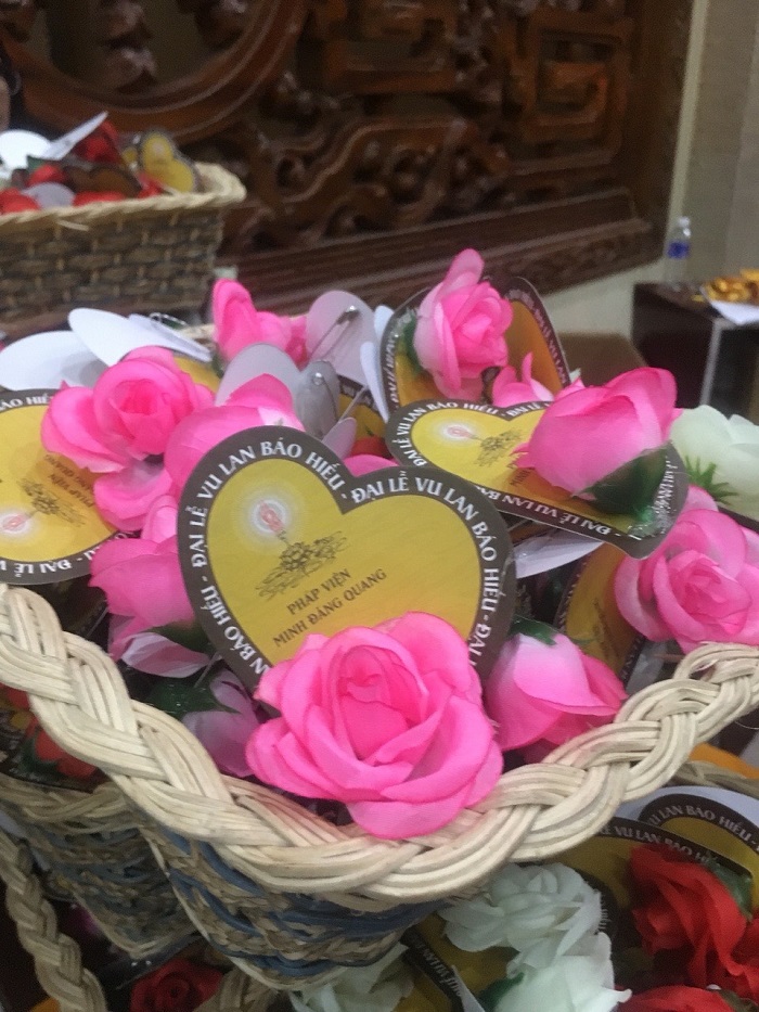 Lễ Vu Lan - B&ocirc;ng hồng tặng mẹ
