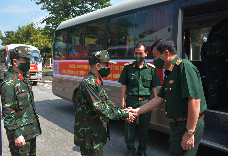 Bộ Quốc phòng điều 1.000 lính quân y vào TP. Hồ Chí Minh chống Covid-19