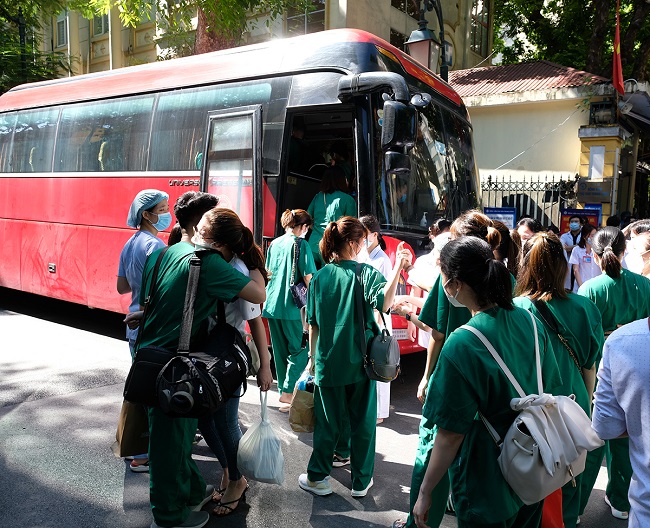 Phát huy mọi nguồn lực chi viện cho miền Nam thân yêu