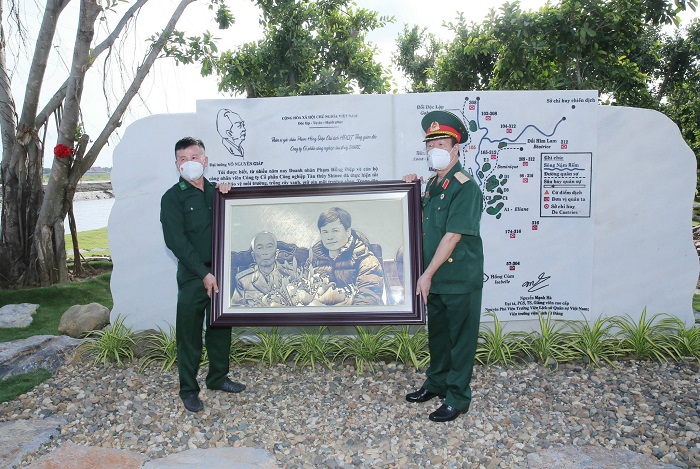 Tái hiện bản đồ chiến dịch Điện Biên Phủ bằng cây xanh tại KCN Nam Cầu Kiền