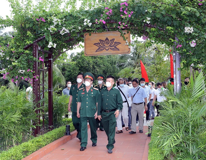 Tái hiện bản đồ chiến dịch Điện Biên Phủ bằng cây xanh tại KCN Nam Cầu Kiền