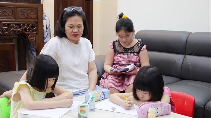 Người ti&ecirc;u d&ugrave;ng y&ecirc;n t&acirc;m mua sữa với chương tr&igrave;nh trợ gi&aacute; từ Vinamilk