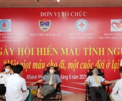 hoc vien hai quan tham gia ngay hoi hien mau tinh nguyen