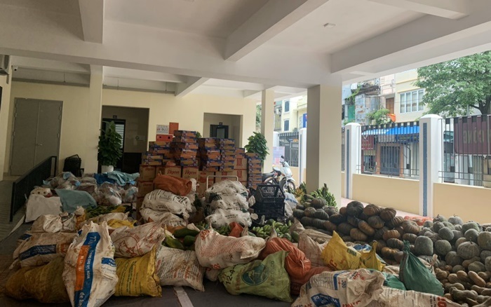 Quận Đống Đa thiết lập 15 điểm ph&acirc;n phối h&agrave;ng h&oacute;a phục vụ 21.000 người d&acirc;n khu c&aacute;ch ly