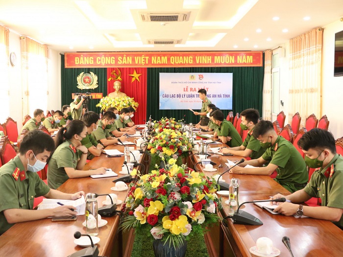Đo&agrave;n thanh ni&ecirc;n C&ocirc;ng an tỉnh H&agrave; Tĩnh th&agrave;nh lập CLB L&yacute; luận trẻ v&agrave; ph&aacute;t động phong tr&agrave;o thi đua đặc biệt ph&ograve;ng chống dịch Covid-19