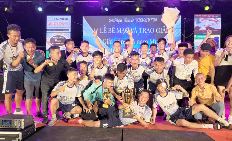  Khai mạc giải bóng đá cúp FC Music Hà Tĩnh lần thứ III năm 2022