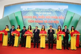 thu tuong pham minh chinh chu tri hoi nghi trien khai nghi quyet so 11 nqtw cua bo chinh tri tai tinh lao cai