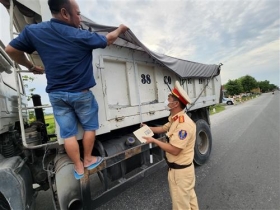 ha tinh xu ly nghiem cac hanh vi vi pham giao thong trong dot cao diem