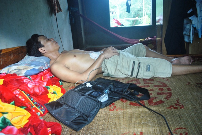 Người duy nhất ở Việt Nam sống nhờ sạc điện v&amp;amp;agrave;o tim