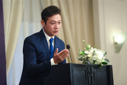 dan nhac sun symphony orchestra khac biet ngay tu hoat dong chieu mo nghe si