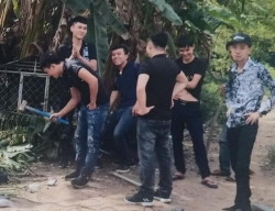 ngang nhien dap pha mo ma tu duong de chiem dung dat dai