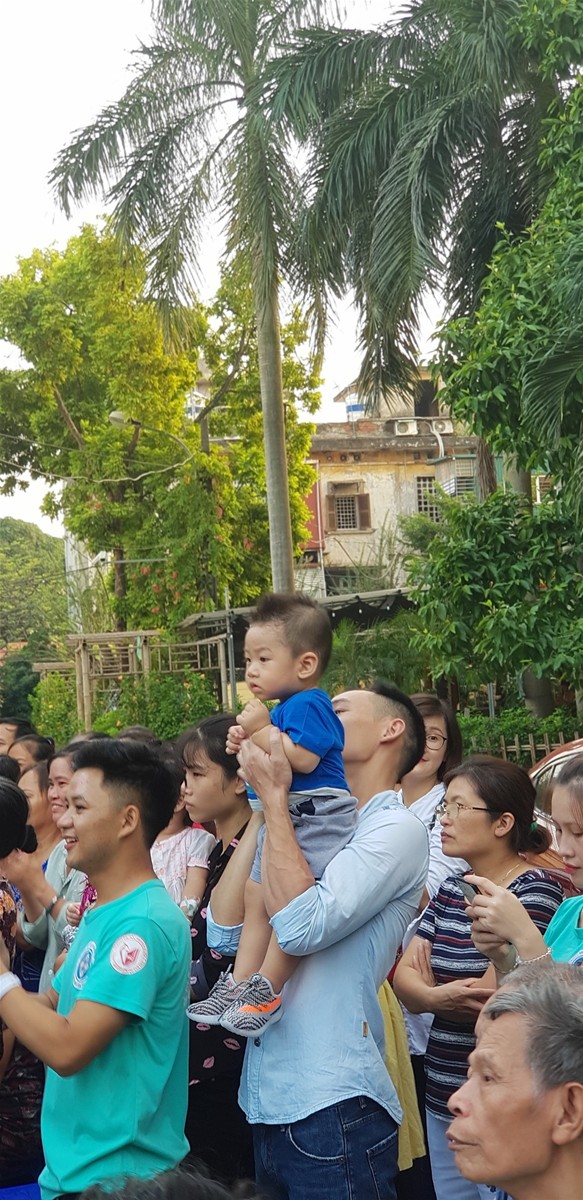 Mang trung thu đến với bệnh nhi tại Bệnh viện E