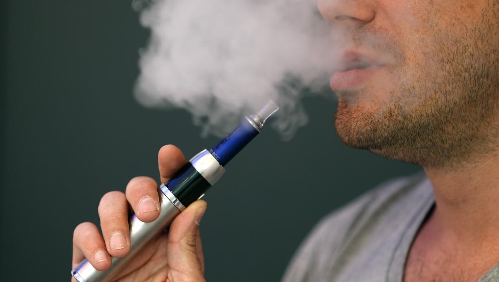 Chính phủ Ấn Độ thông báo lệnh cấm hoàn toàn thuốc lá điện tử