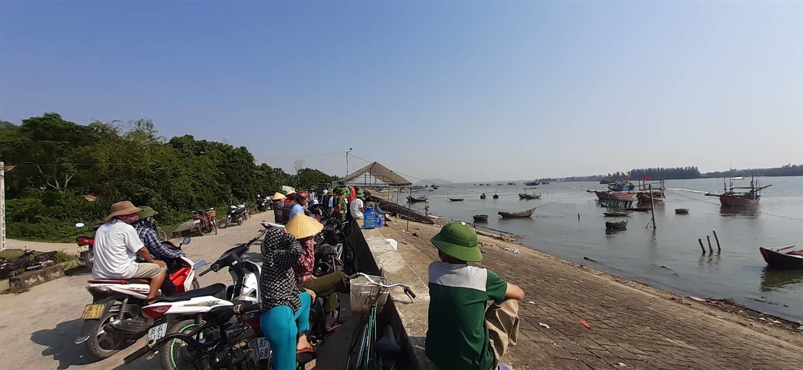 Thanh Hóa: Nổ tàu cá khiến 10 người thương vong